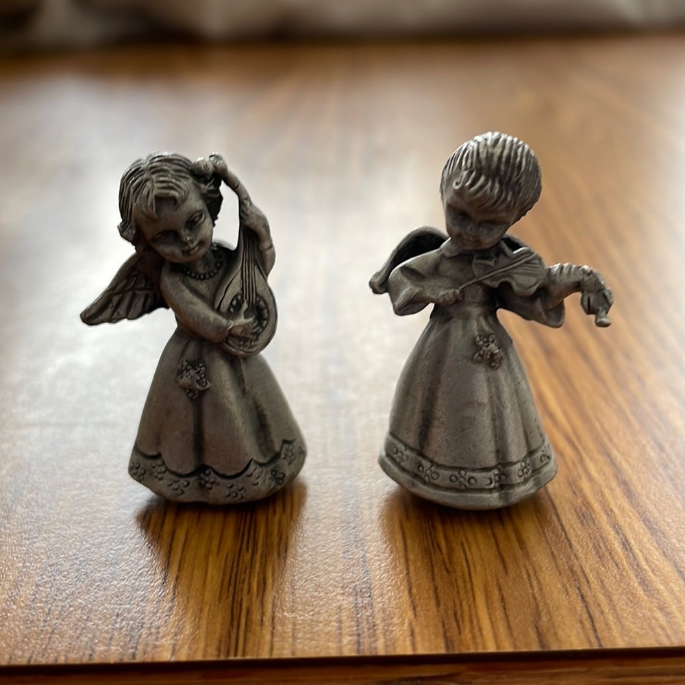 Pewter musical angels. Pair of two. One with violin. One with mandolin.